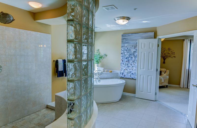 Best Bathroom Renovation Contractors in South Houston, TX
